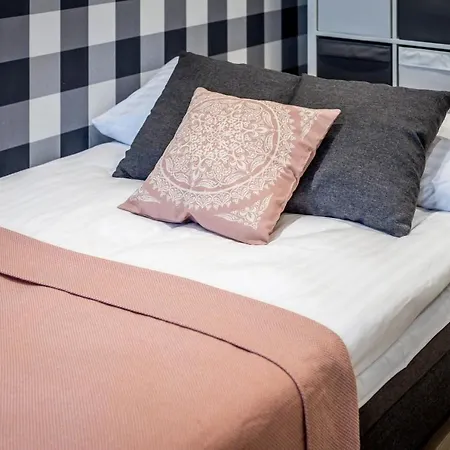 Rent Like - Plac J. Bema 5a *